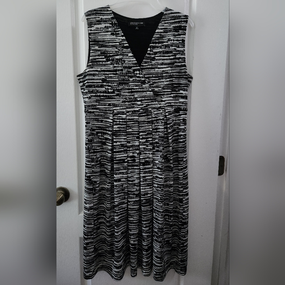 Jones New York Womens V-Neck Sleeveless Knee Length Dress Black/white Size M